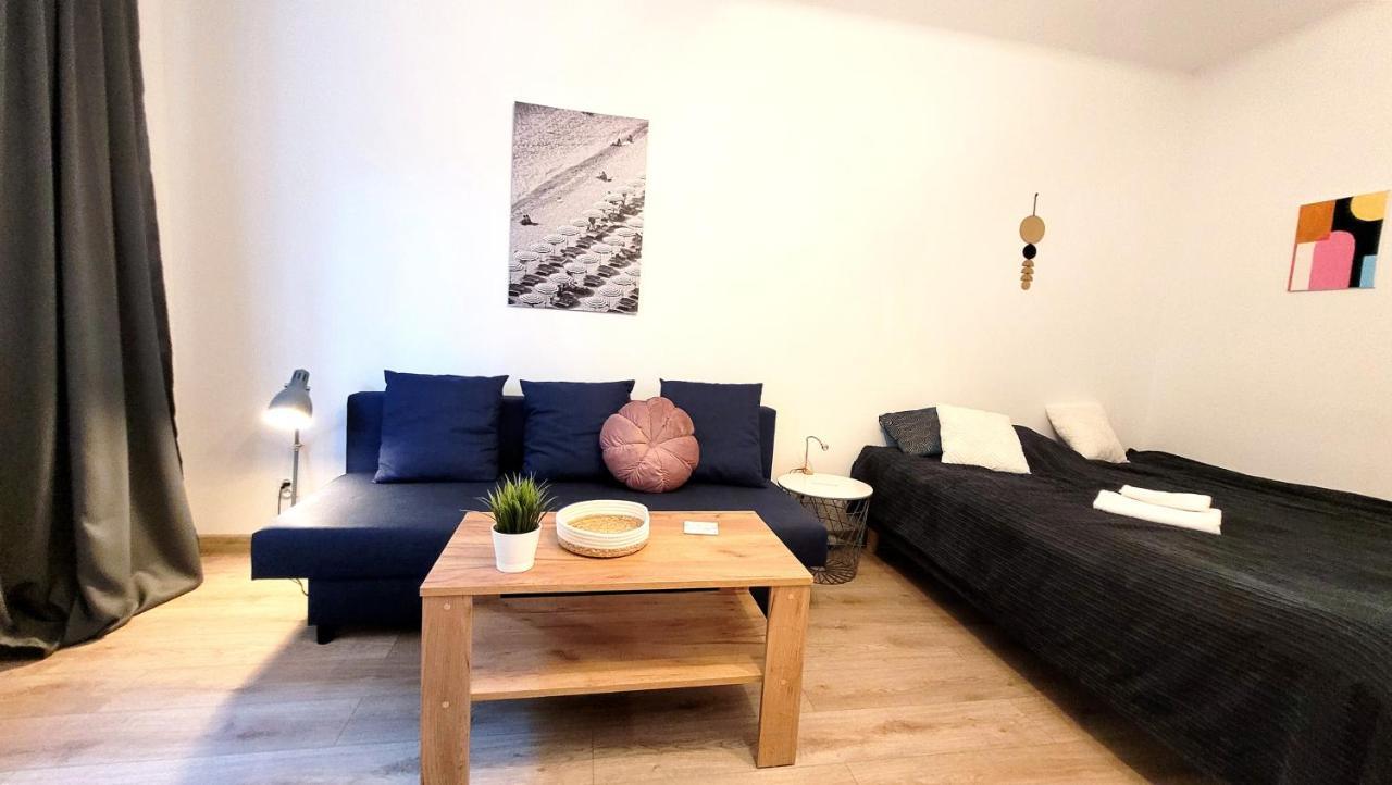 Great Life - Apartment Next To Metro Station Varsó Kültér fotó